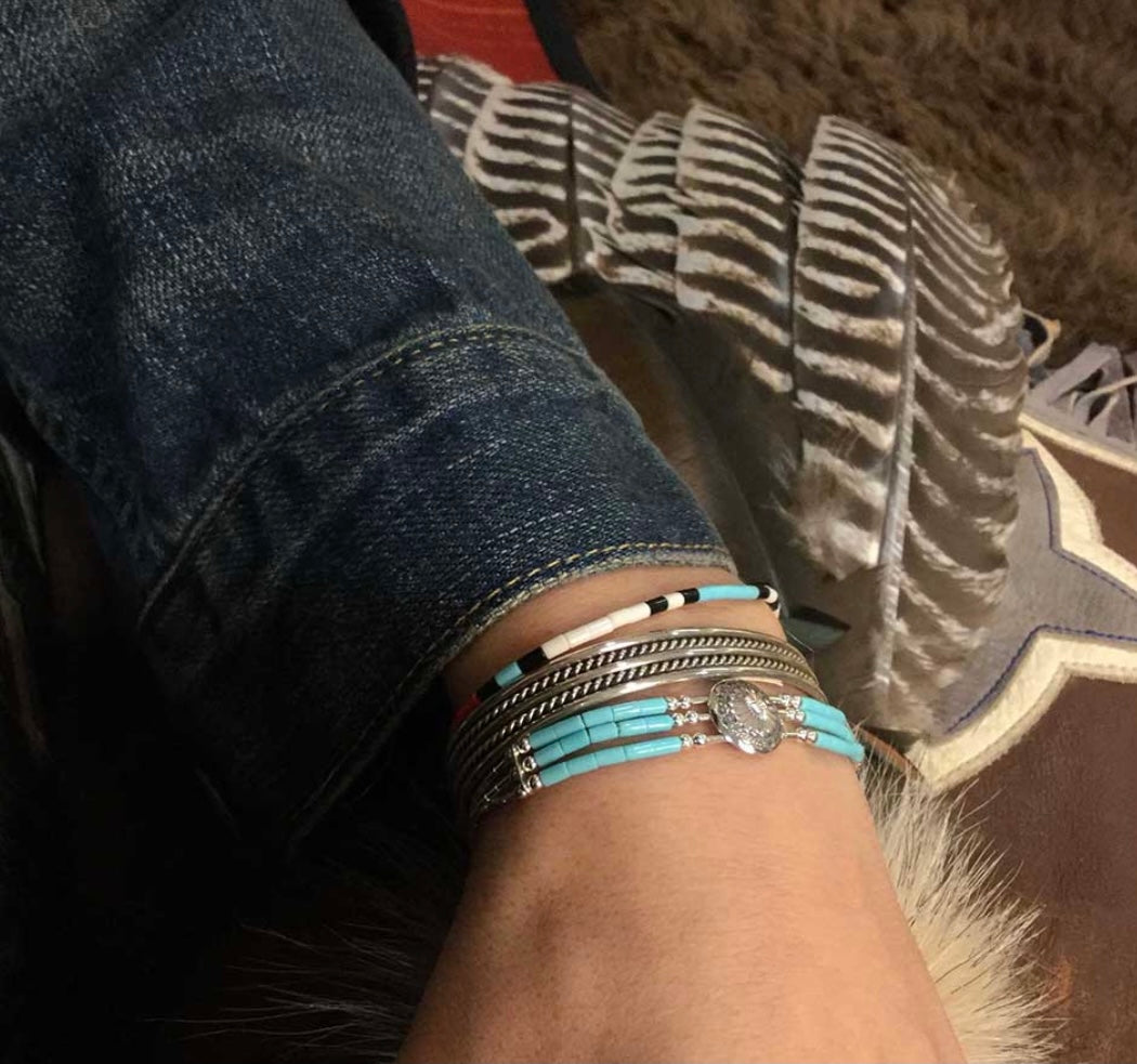 (Copie) Bracelet "Liquid Silver", Concha centralede Harpo . Perles tubulaires en turquoise et en argent