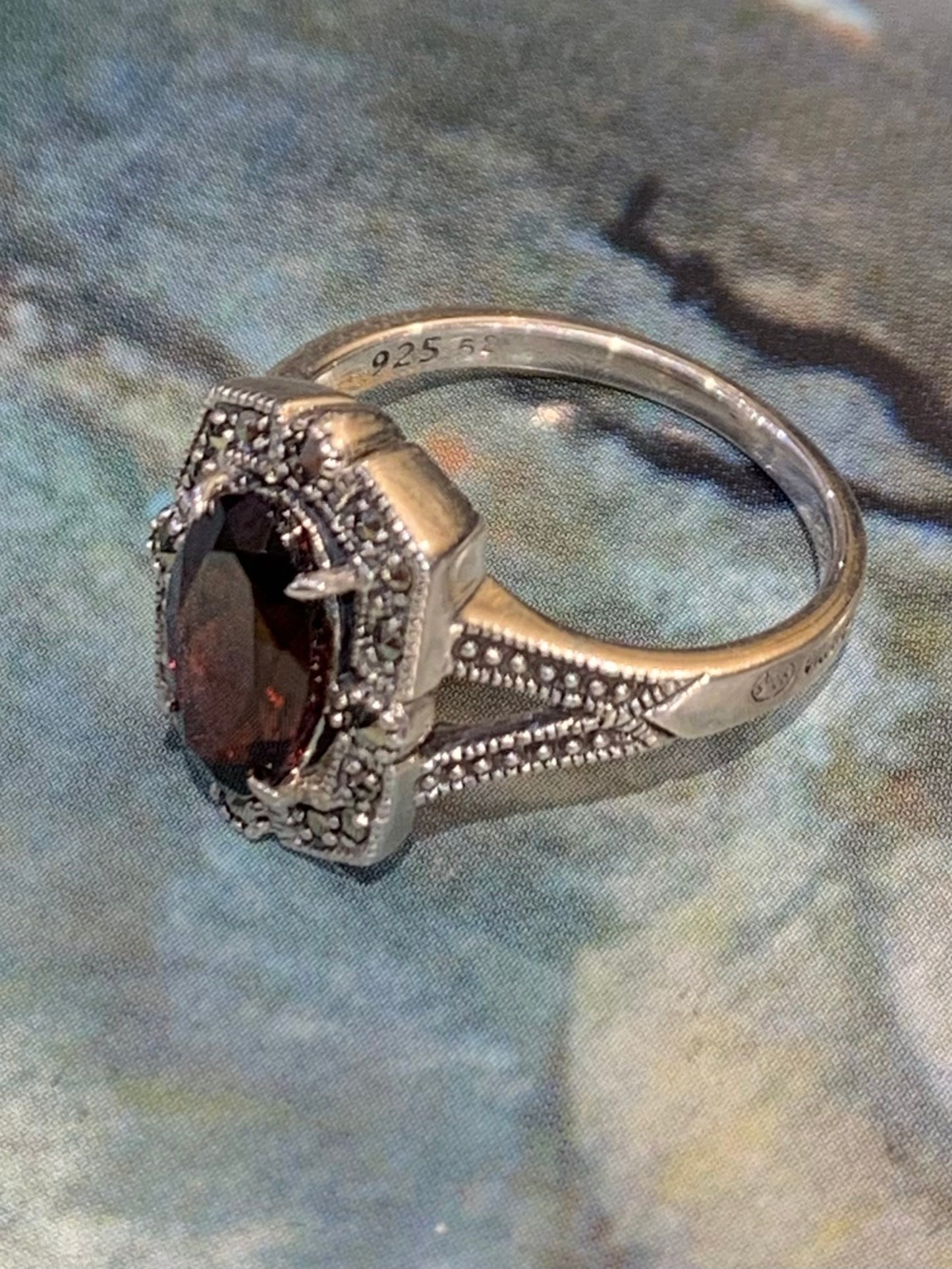 Bague Margaux art déco en grenat de Gyptis bijoux