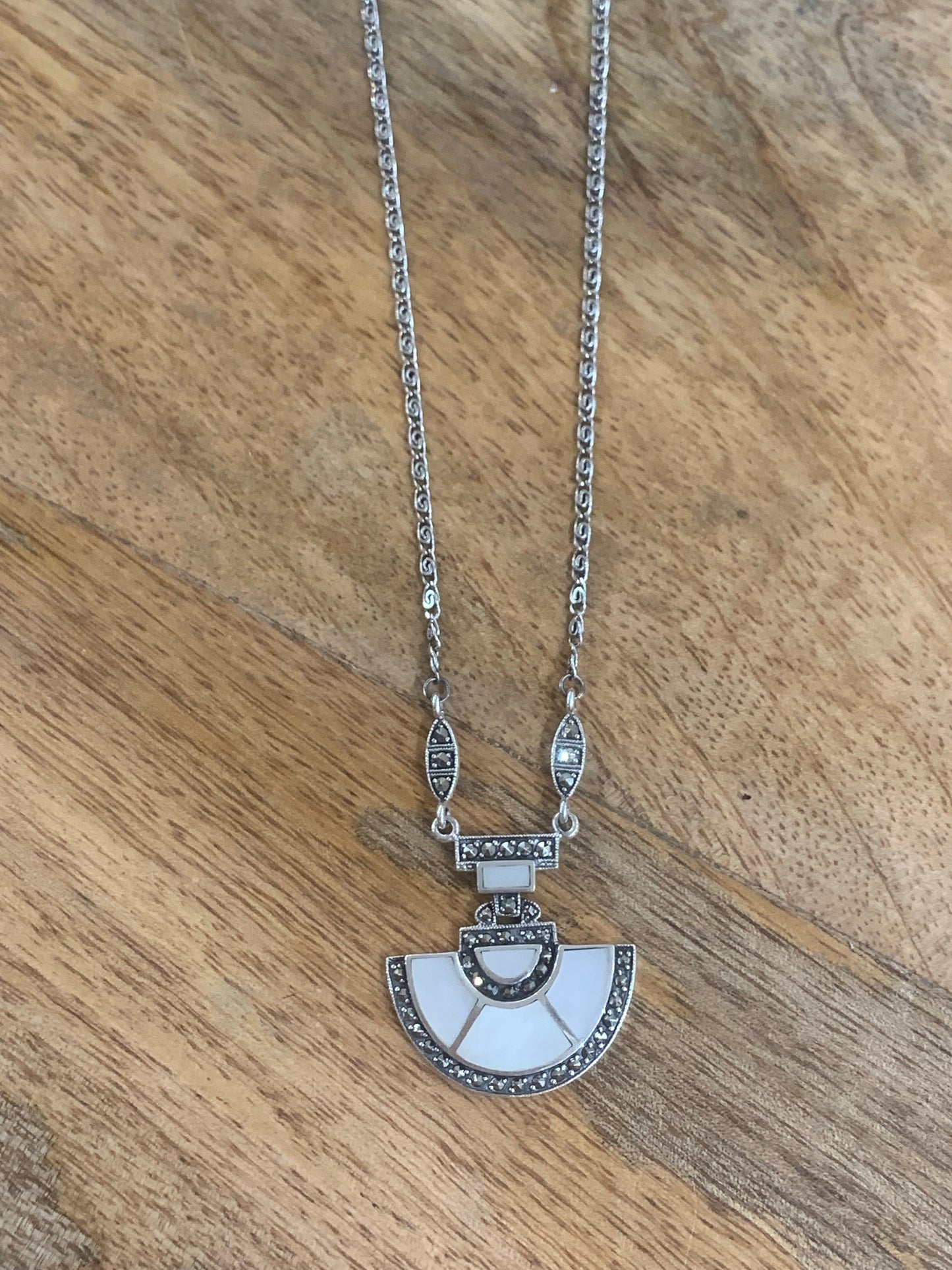 Collier Célestine nacre art déco