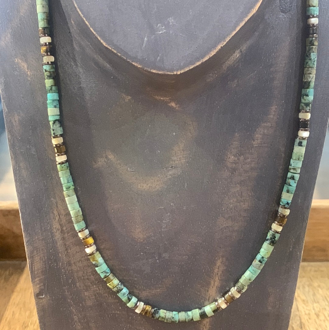 Collier surfeur Heishi homme en turquoise véritable de Gyptis bijoux