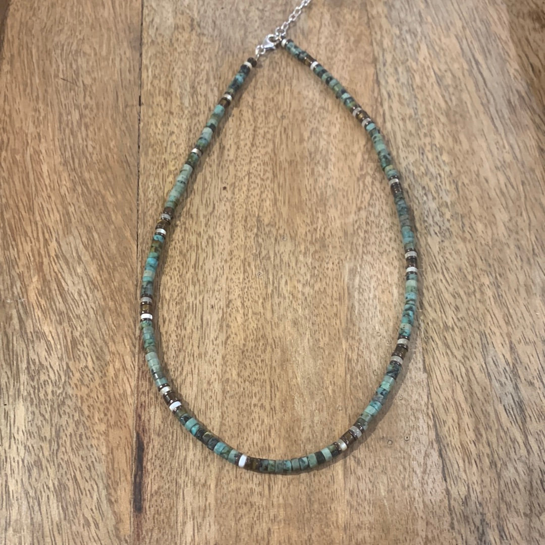 Collier surfeur Heishi homme en turquoise véritable de Gyptis bijoux
