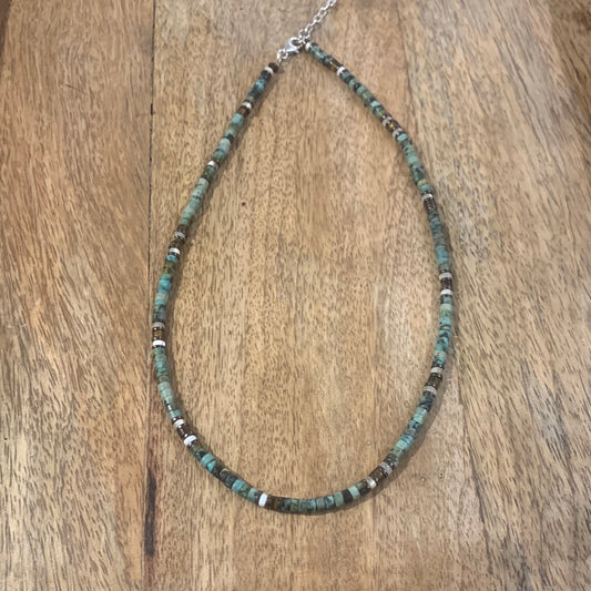 Collier surfeur Heishi homme en turquoise véritable de Gyptis bijoux